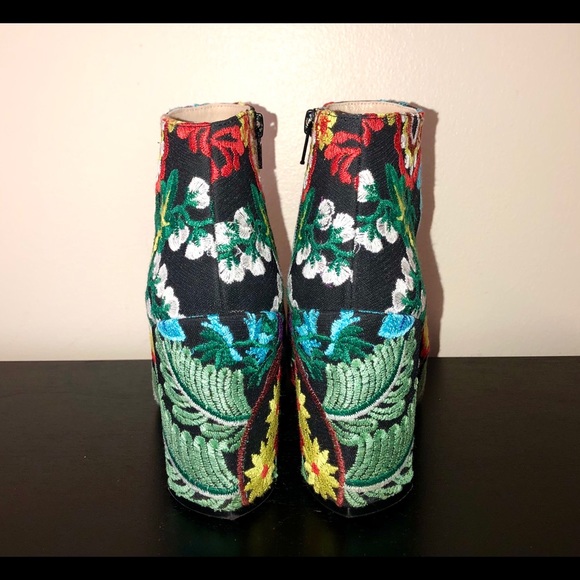 Stuart Weitzman”PureMuilti”Embroid.Ankle Boot-38.5 - Picture 6 of 9